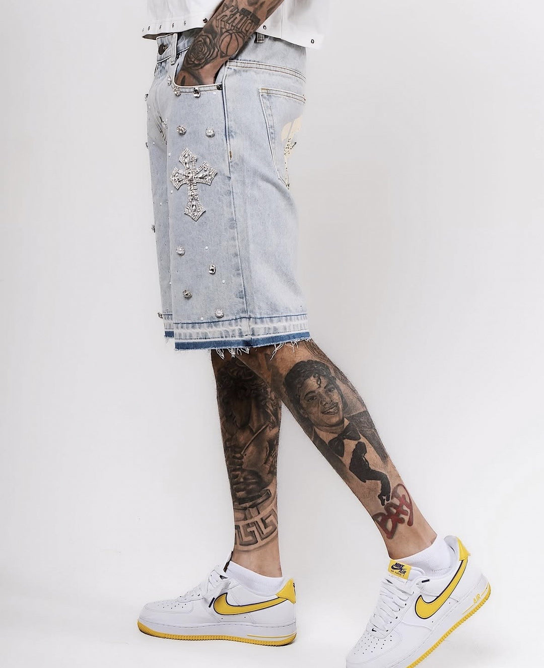 Hot-rhine cross five-point washed denim shorts