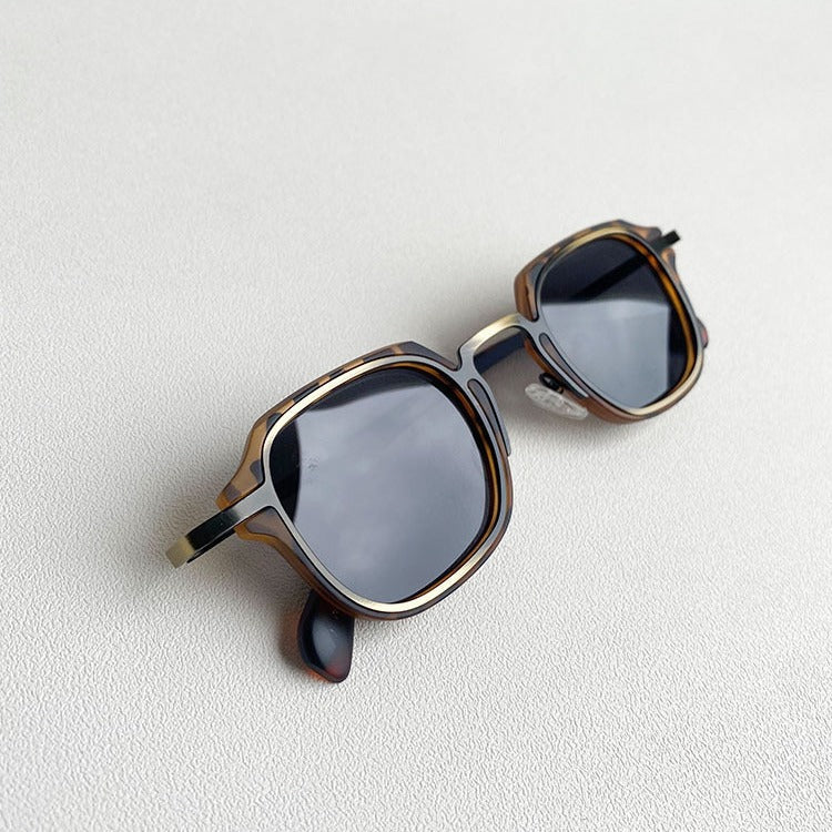 Punk style metal sunglasses for shaping looks