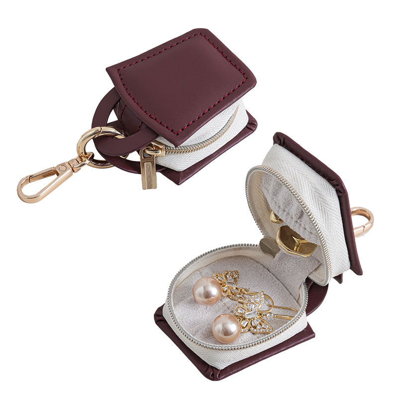 Mini pendant jewelry box for travel