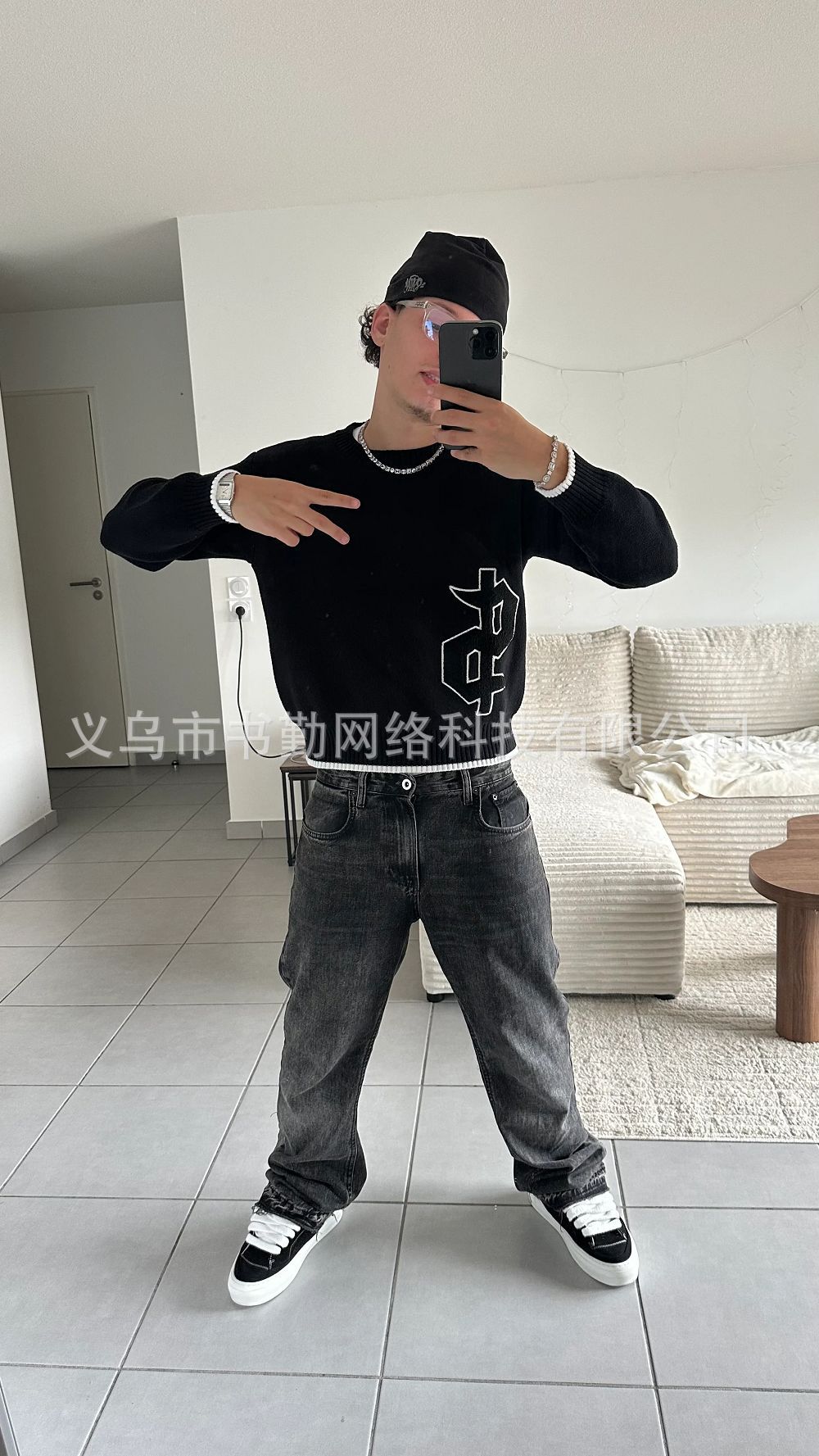 Embroidered crew neck sweater for men