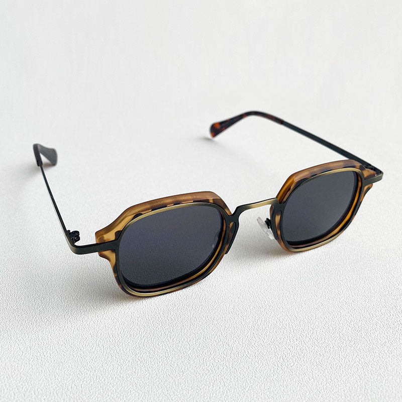 Punk style metal sunglasses for shaping looks
