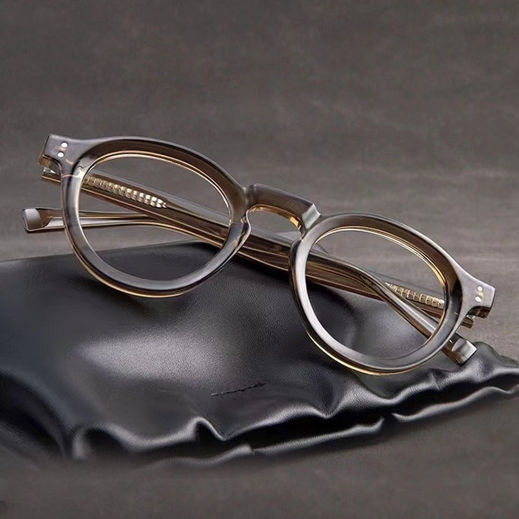High-end round glasses with studded details