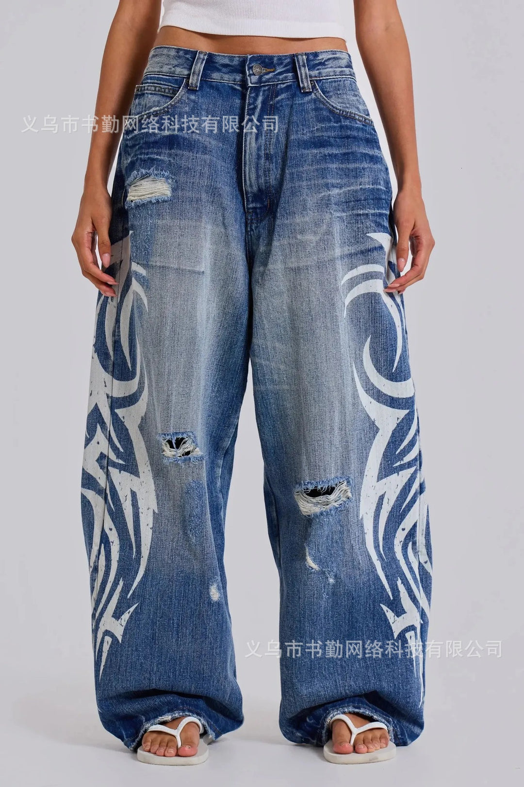 Graphic print washed denim jeans for sexy girls.