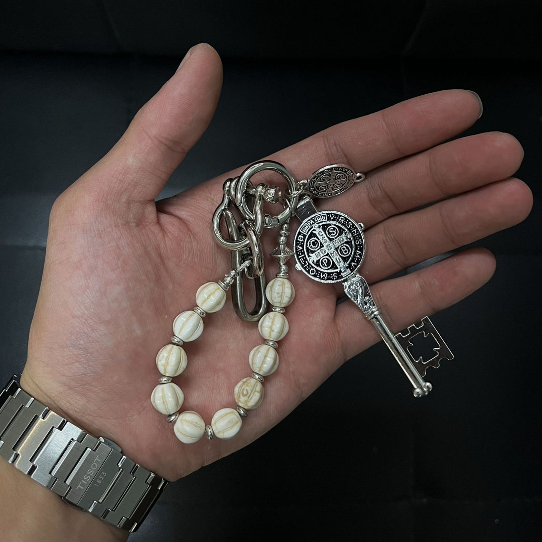 White Cracked-Stone Bead & Black-Silver Disc Key Fob