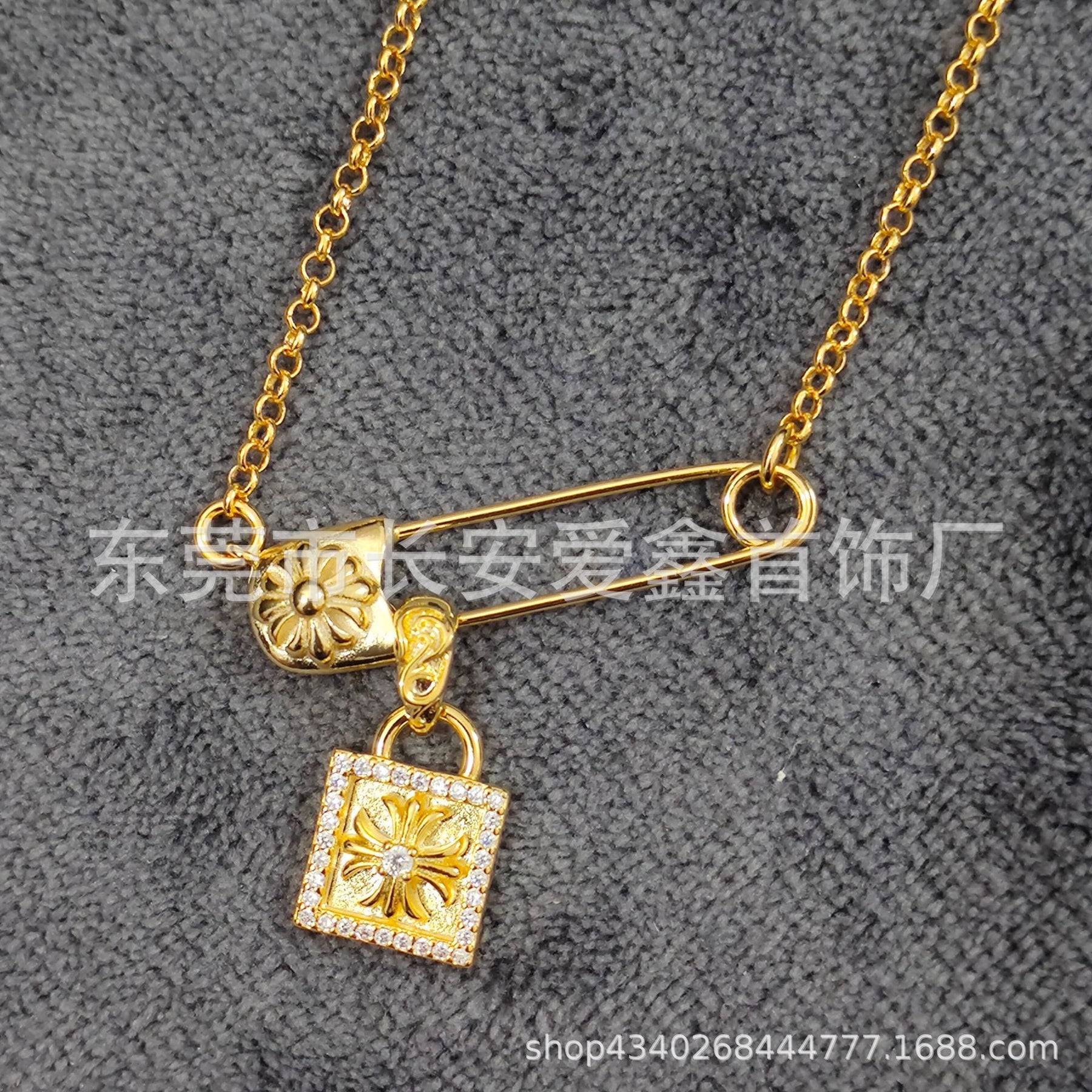 Chrome Hearts Clavicle Gold Brooch Cross Pendant