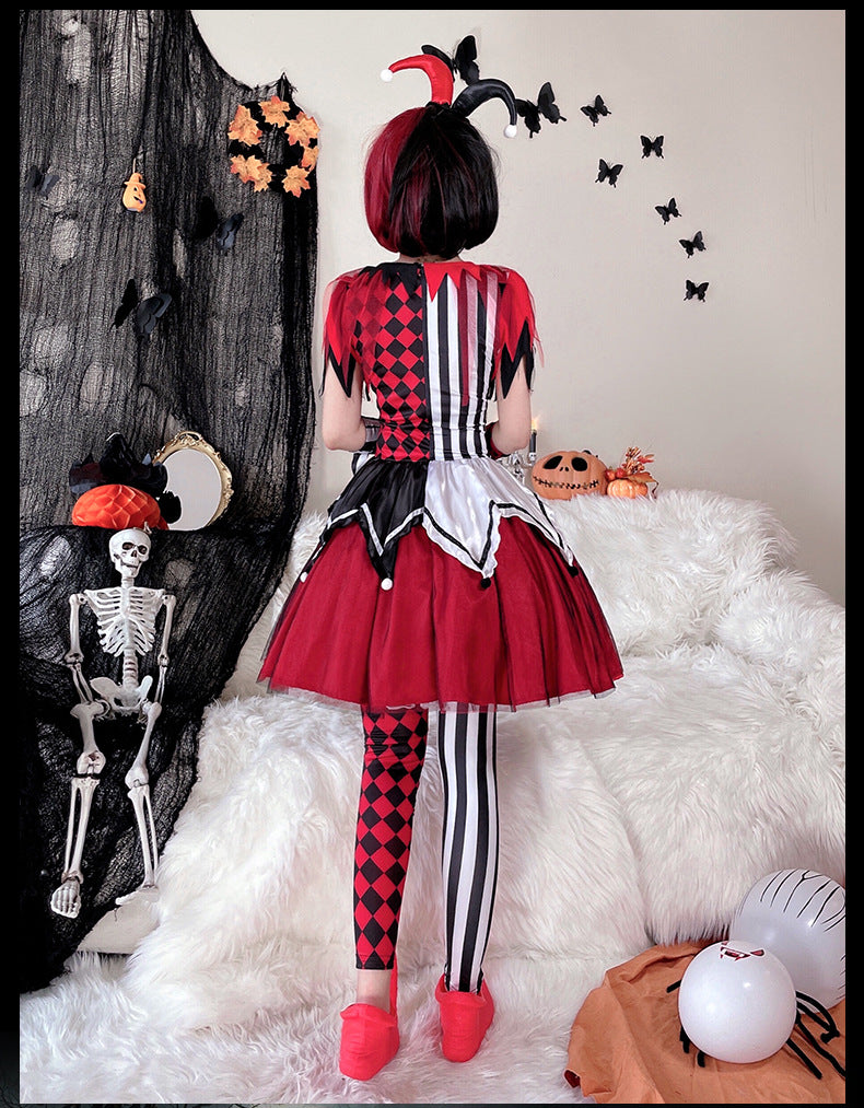 Halloween costume circus clown