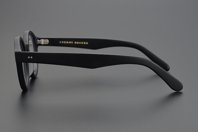 Round frame thick frame glasses for a slimming effect