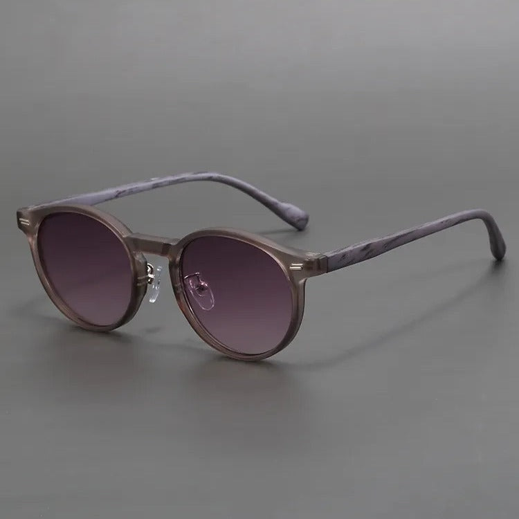 Frosted round frame sunglasses with fake wood frames