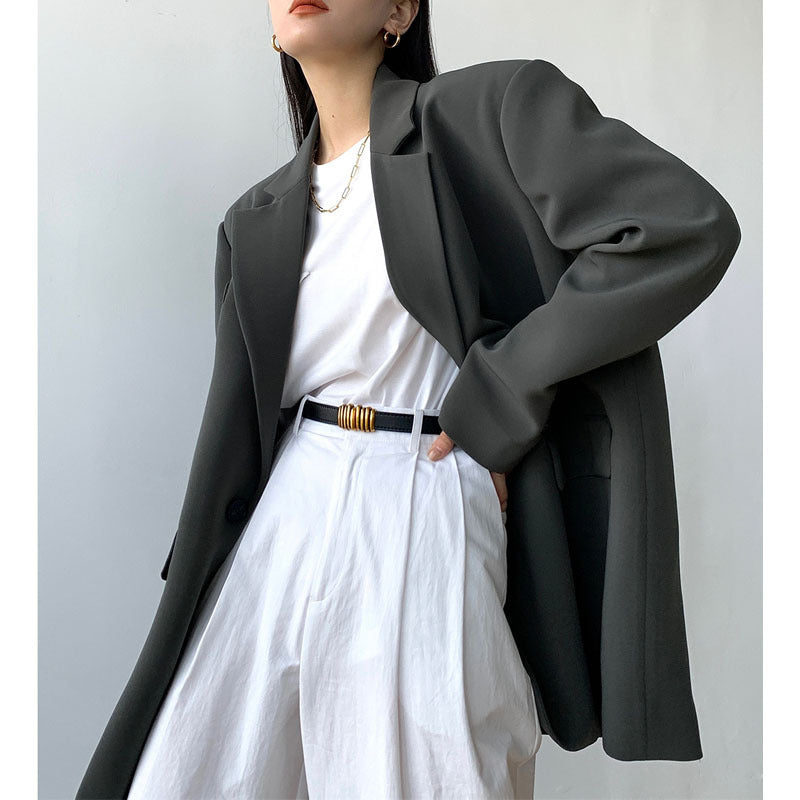 Fashionable small suit jacket for women