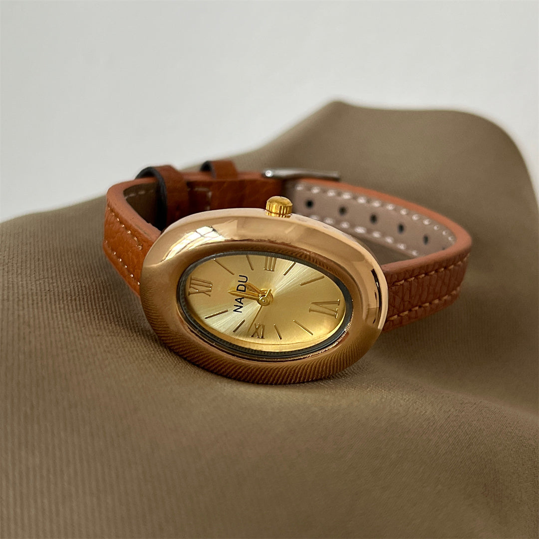 The Compact and Exquisite "Oval Bathtub" Watch