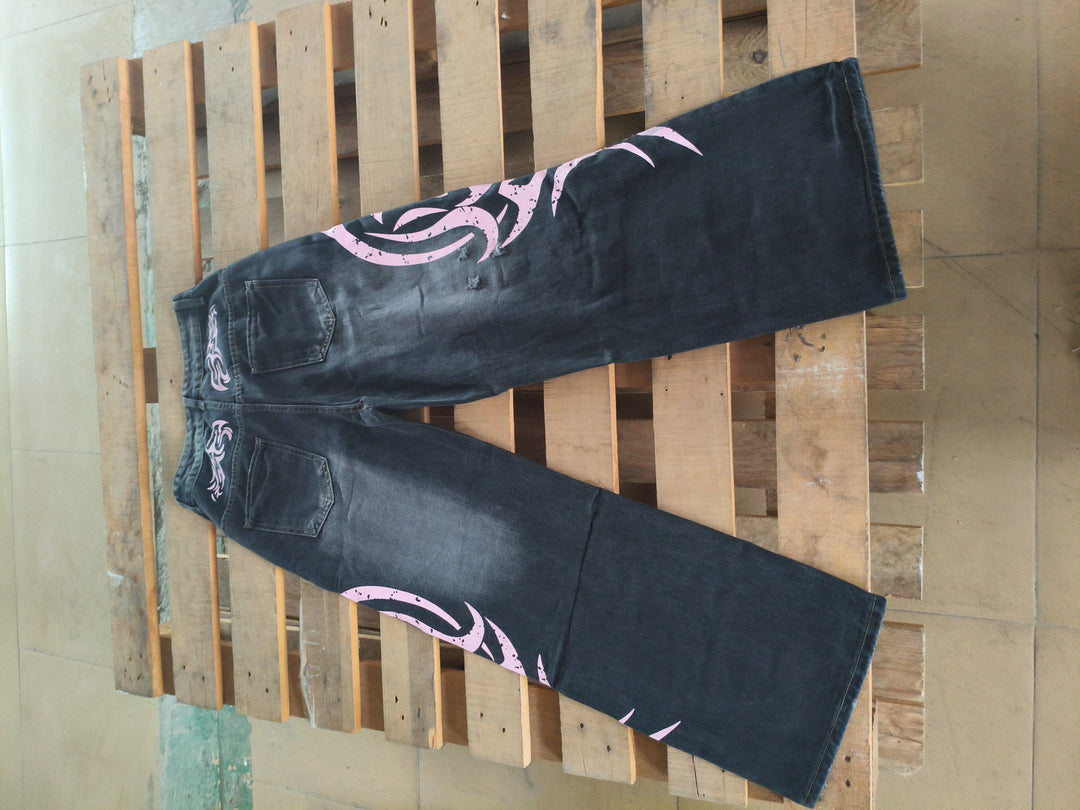 Graphic print washed denim jeans for sexy girls.