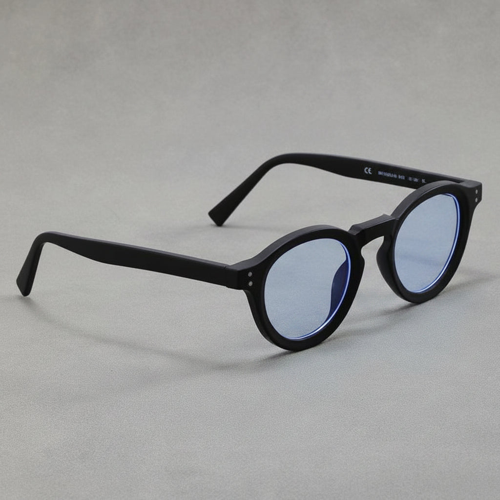 High-end round glasses with studded details