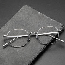 Pure titanium square frame eyeglasses for a slimmer face