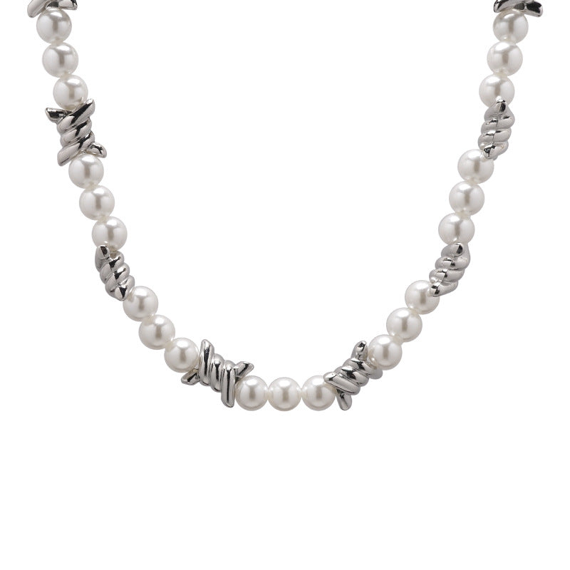 Thorn thick pearl necklace