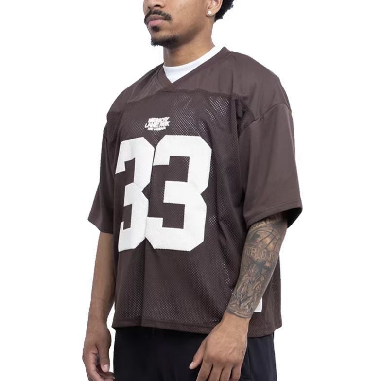 Short sleeved jersey with number 33