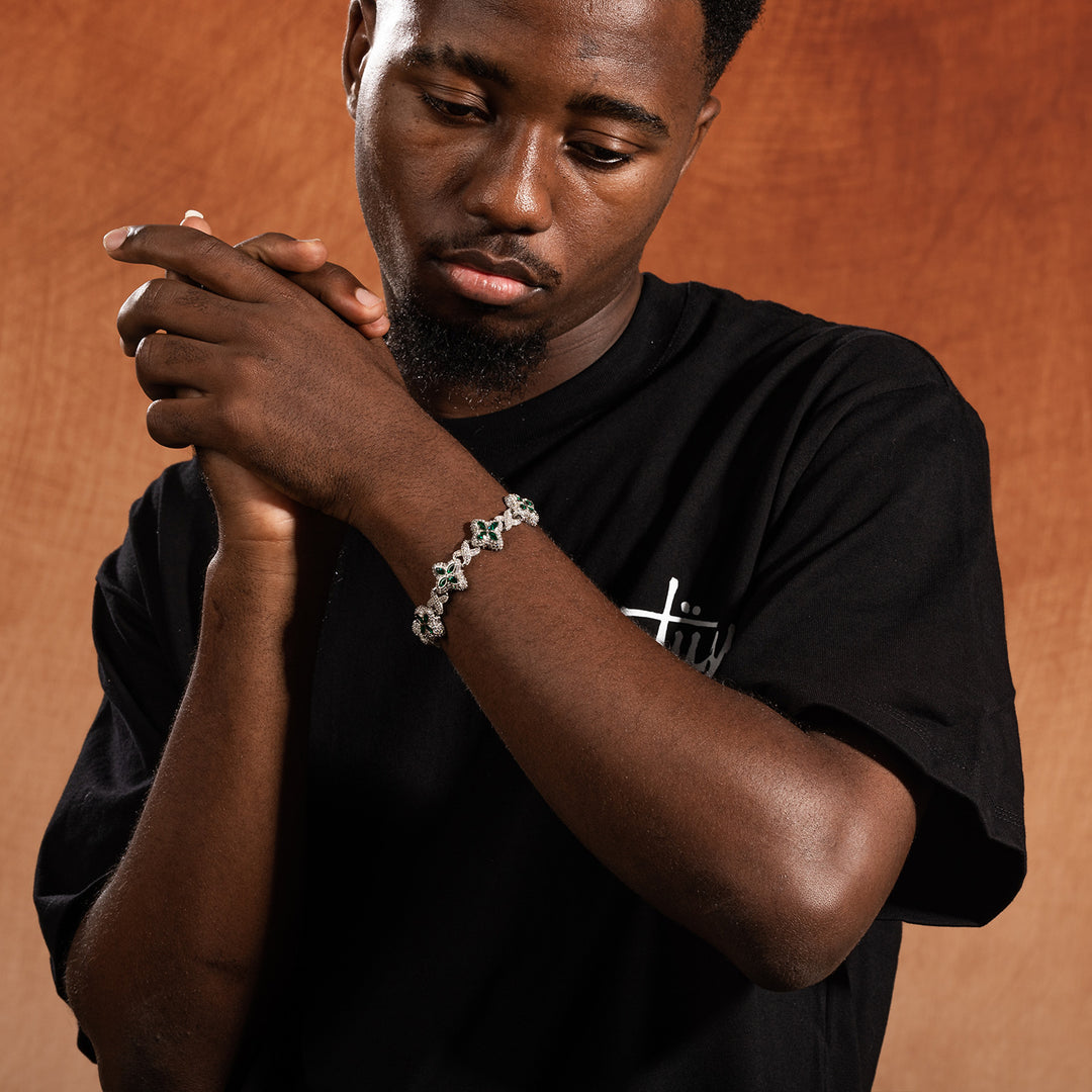 Hip-hop zircon colored infinite four-leaf clover bracelet