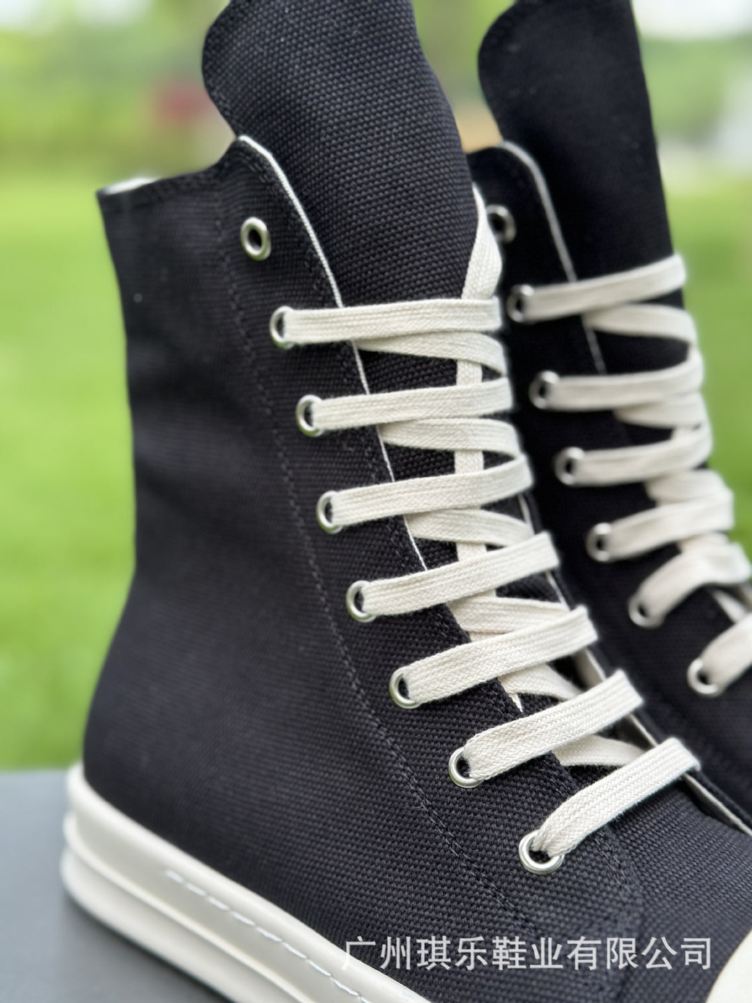 Plus-Size Thick-Soled, Black, Unisex Canvas Sneakers