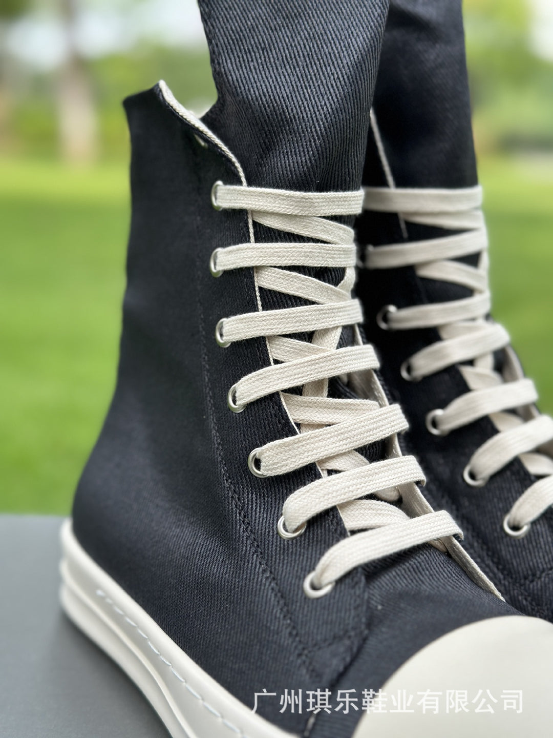 Plus-Size Thick-Soled, Black, Unisex Canvas Sneakers