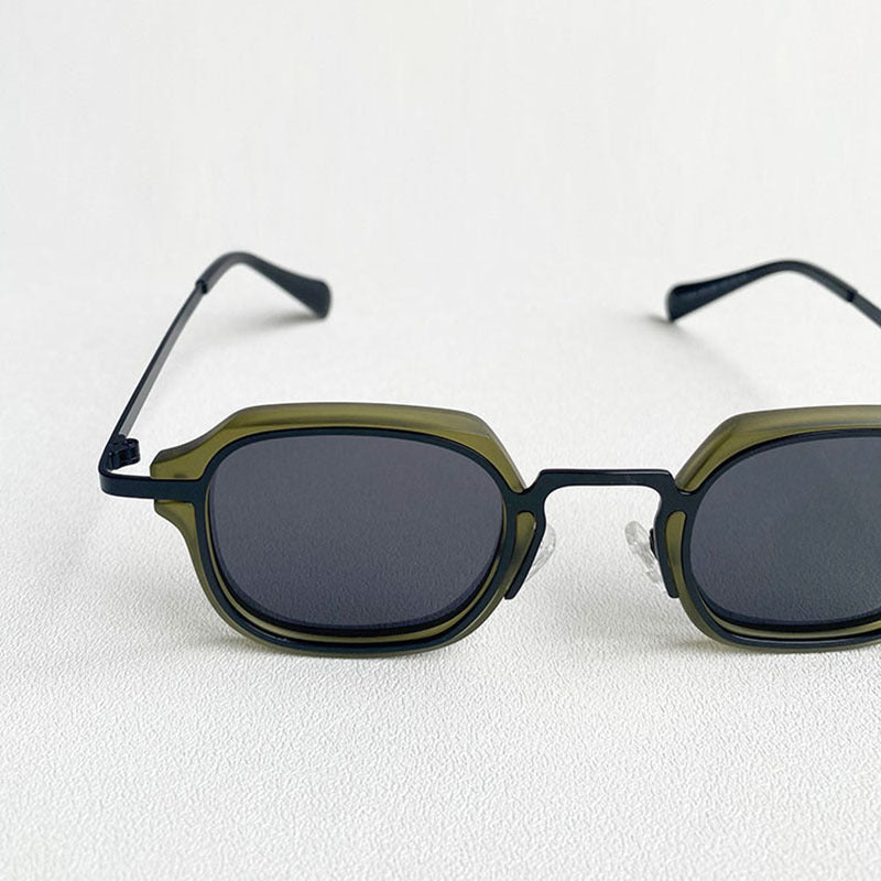 Punk style metal sunglasses for shaping looks