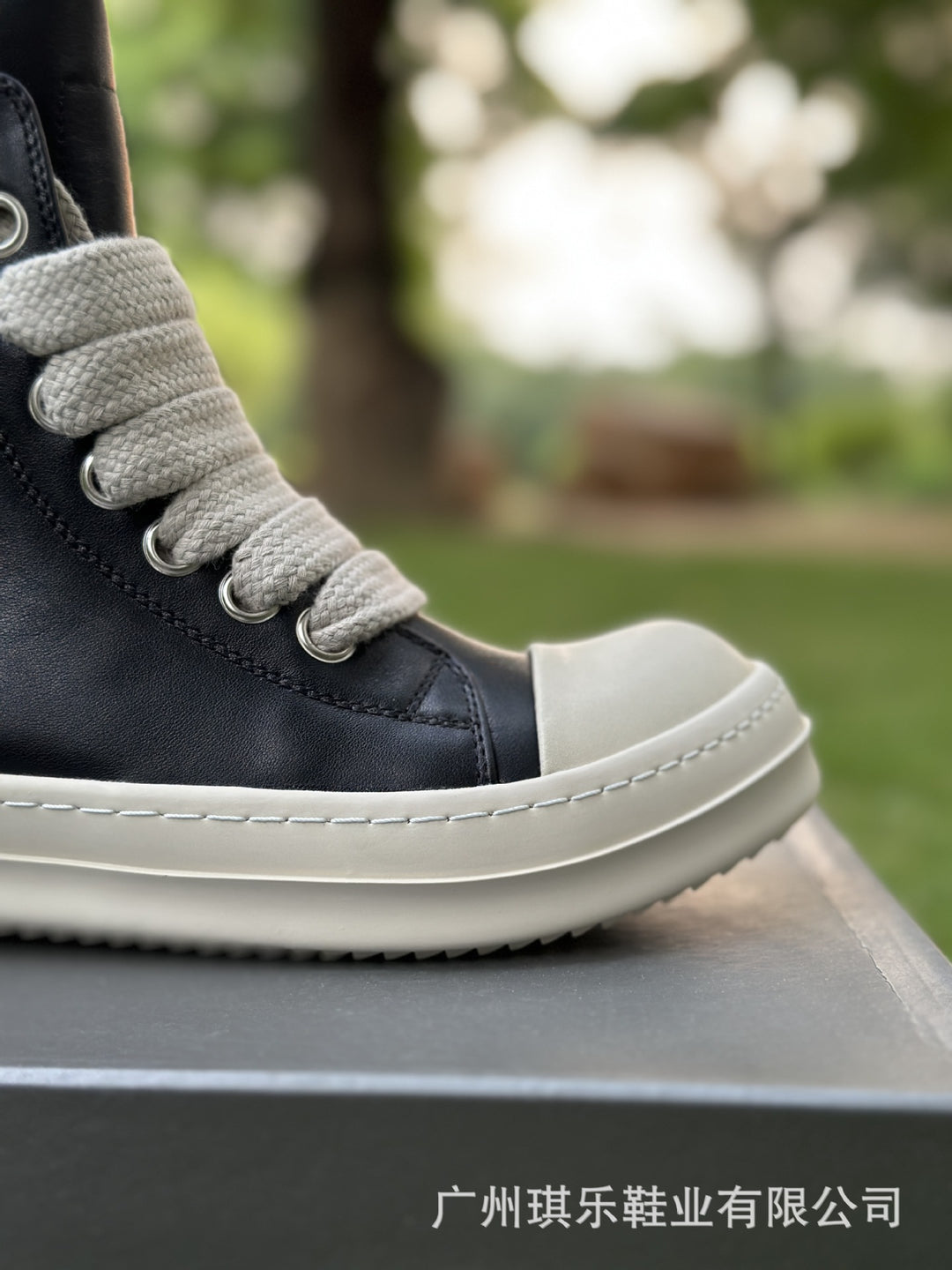 Genuine Leather High-Top Skate Shoes with Wide Laces