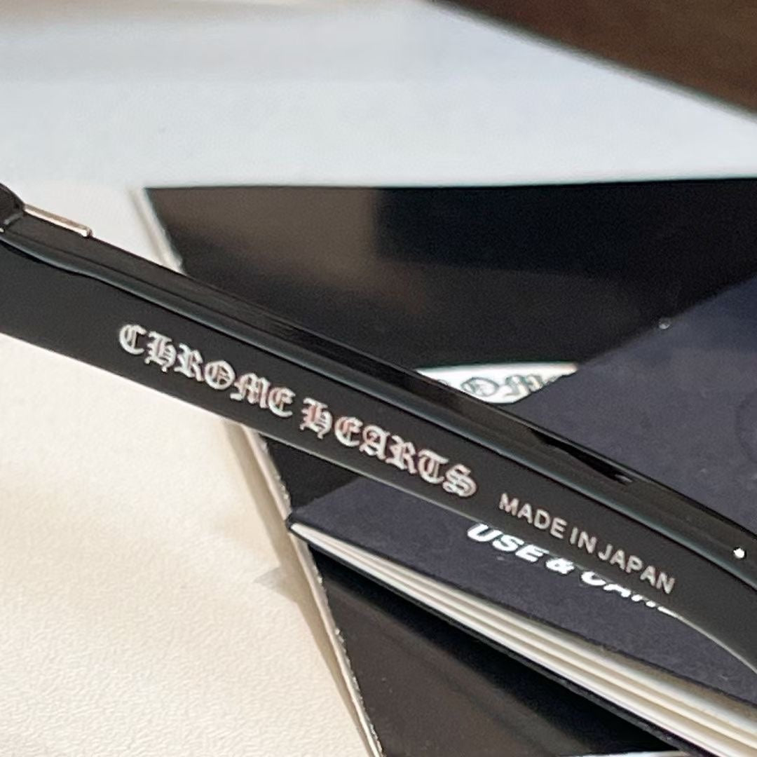 Chrome Hearts pattern two-tone temple frame