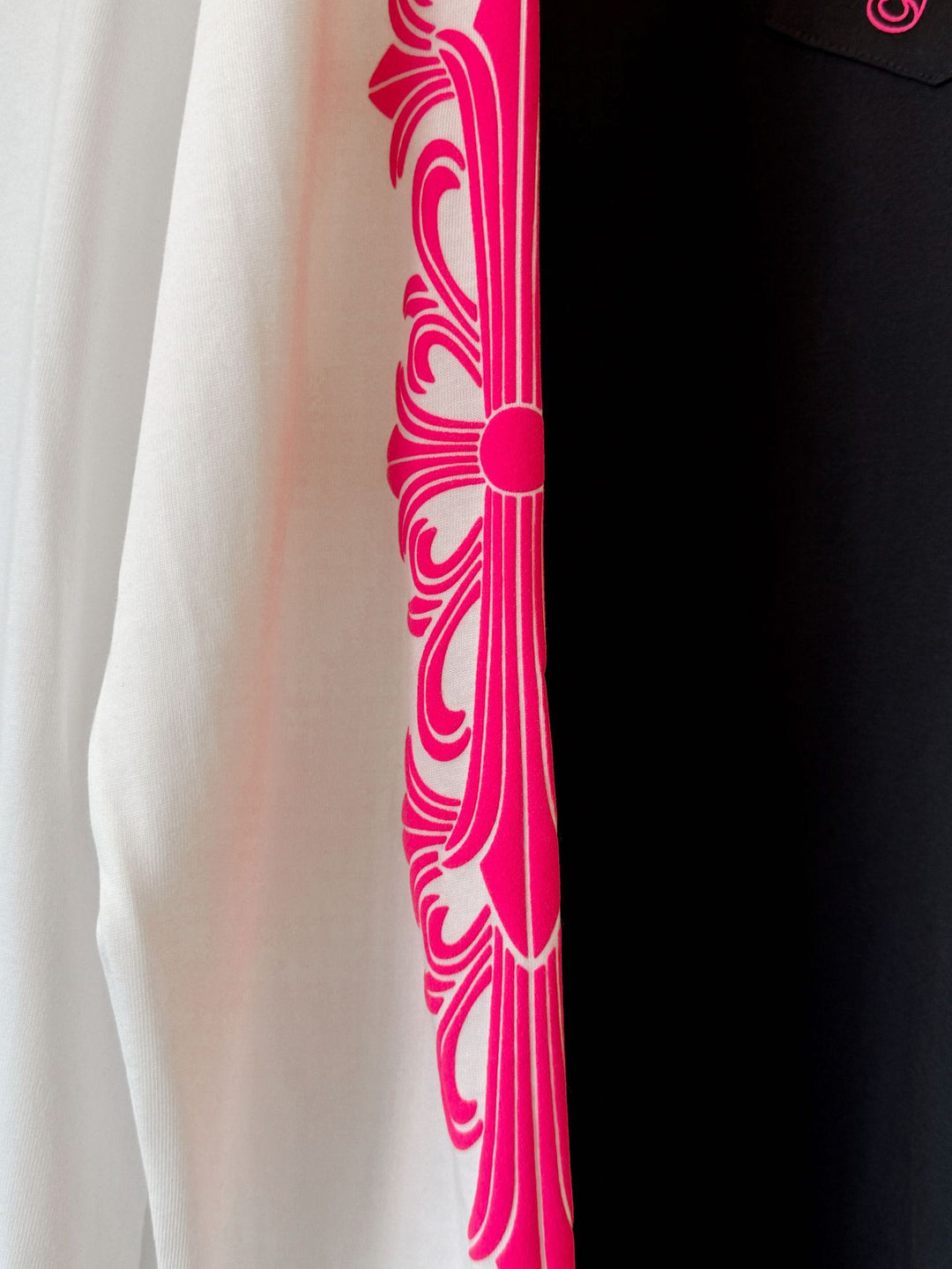 Chrome Hearts Pink Horseshoe Flower Sleeve Print T-Shirt