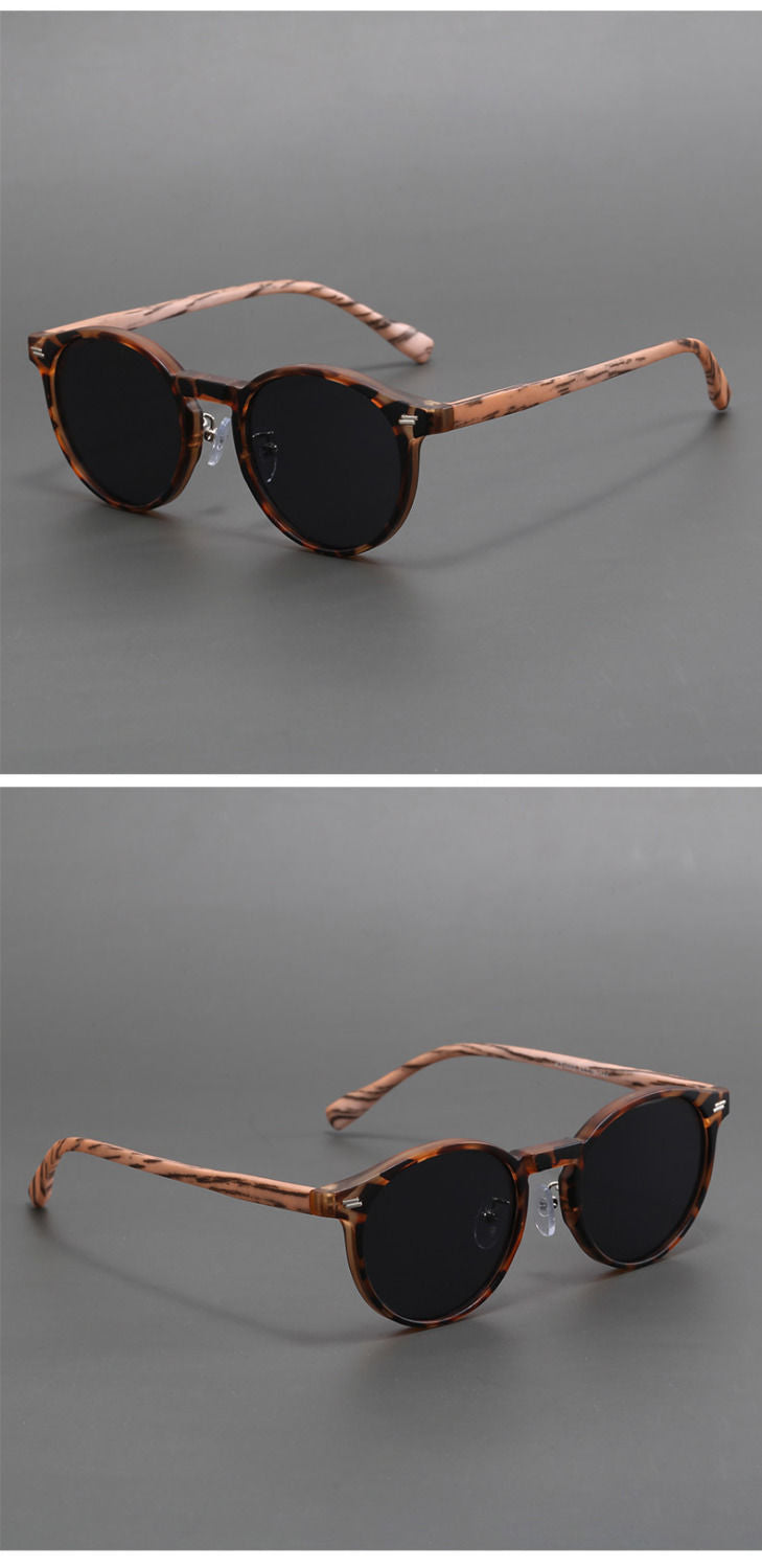 Frosted round frame sunglasses with fake wood frames