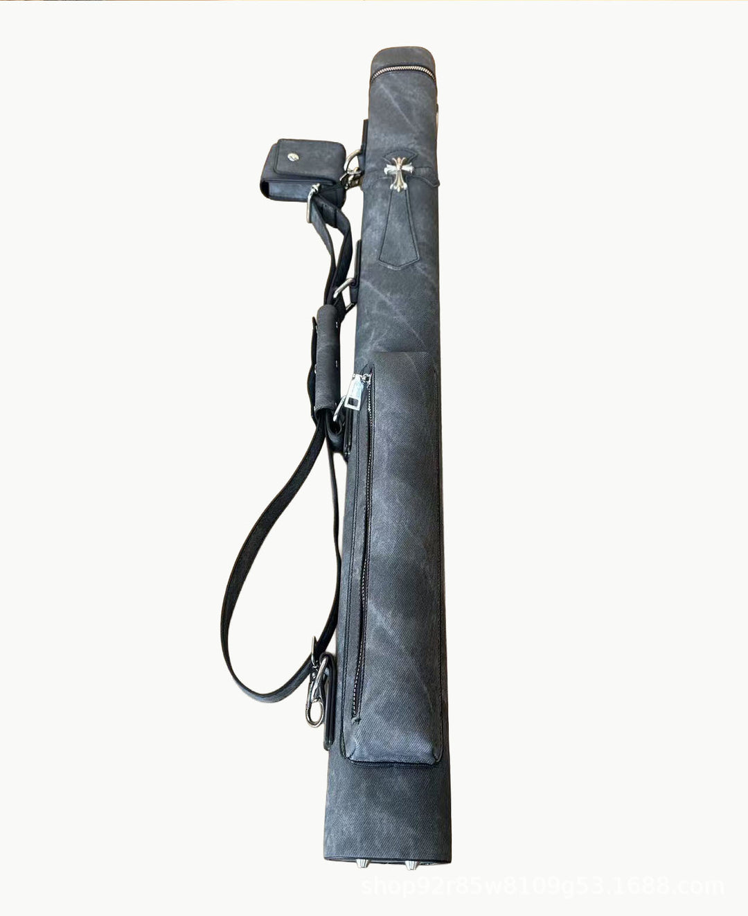 Chrome Hearts double-hole double-hole cue.