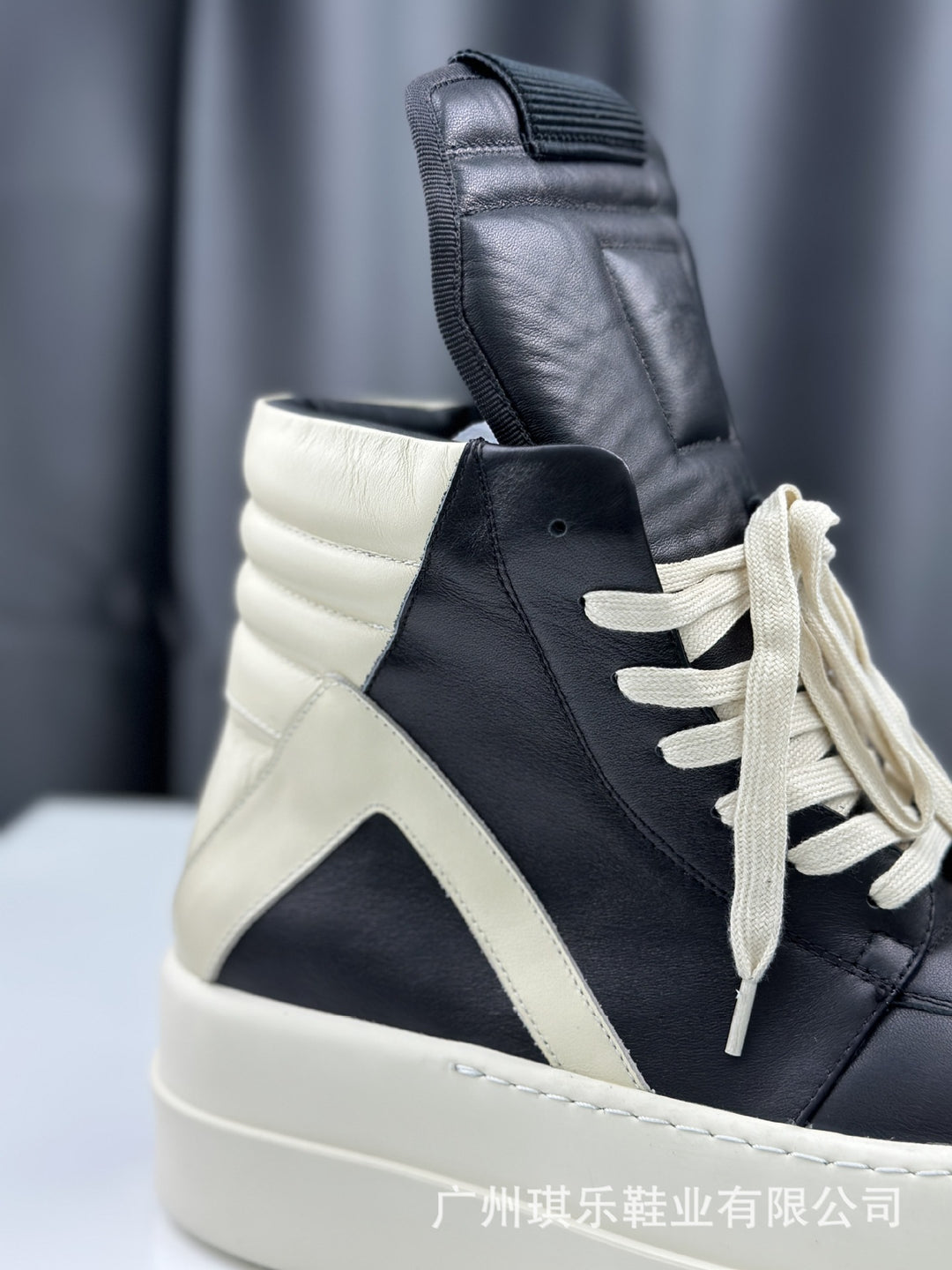 Genuine Cowhide, Round-Toe, Height-Increasing High-Top Shoes