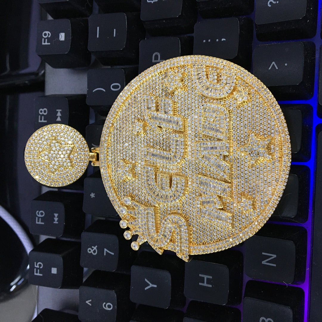 Self made hip-hop large diamond-encrusted disc necklace