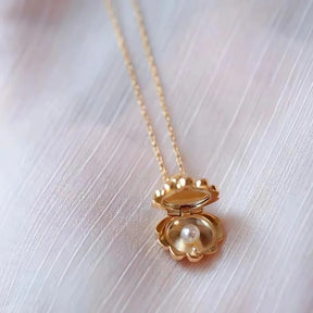 shell pearl pendant necklace