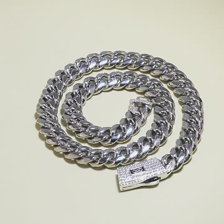 Hip-hop diamond-encrusted clasp smooth Cuban chain