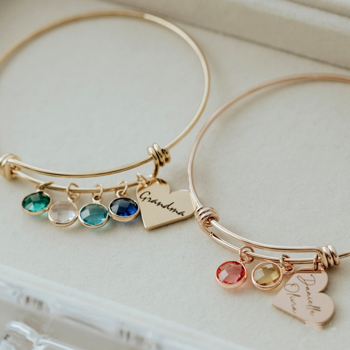 Bracciale personalizzato con pietra portafortuna Bracciale con nomi di pietre portafortuna per la famiglia del cuore della mamma