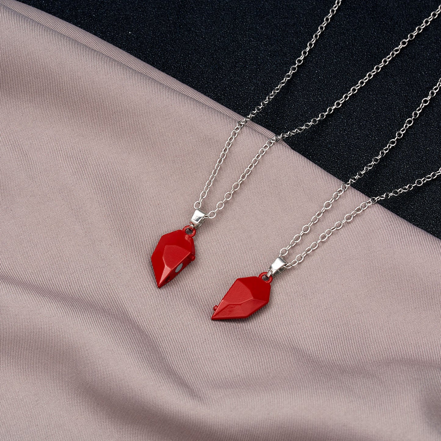 Collana magnetica sfaccettata a distanza per amanti della collana con ciondolo a forma di cuore punk da 2 pezzi