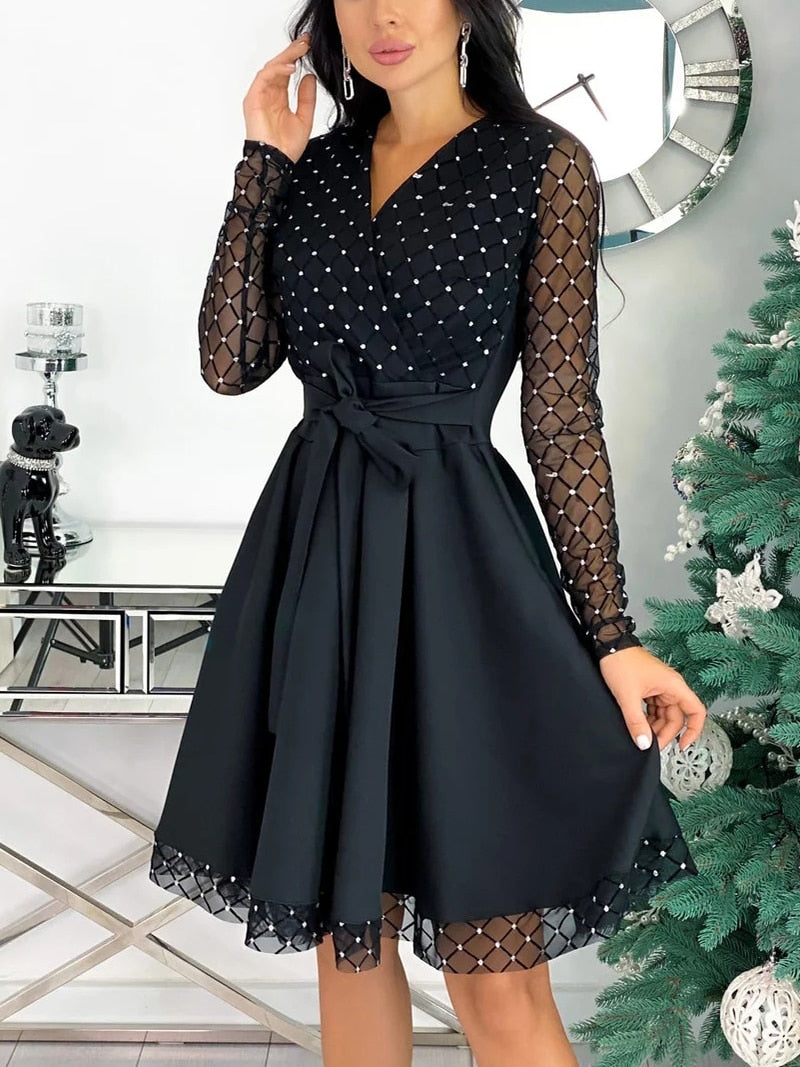 Glänzendes Pailletten-Diamant-Mesh-Stitching-Kleid-Frauen-Frühlings-Herbst-bloße lange Hülsen-Gürtel-dünne A-Linien-Kleider