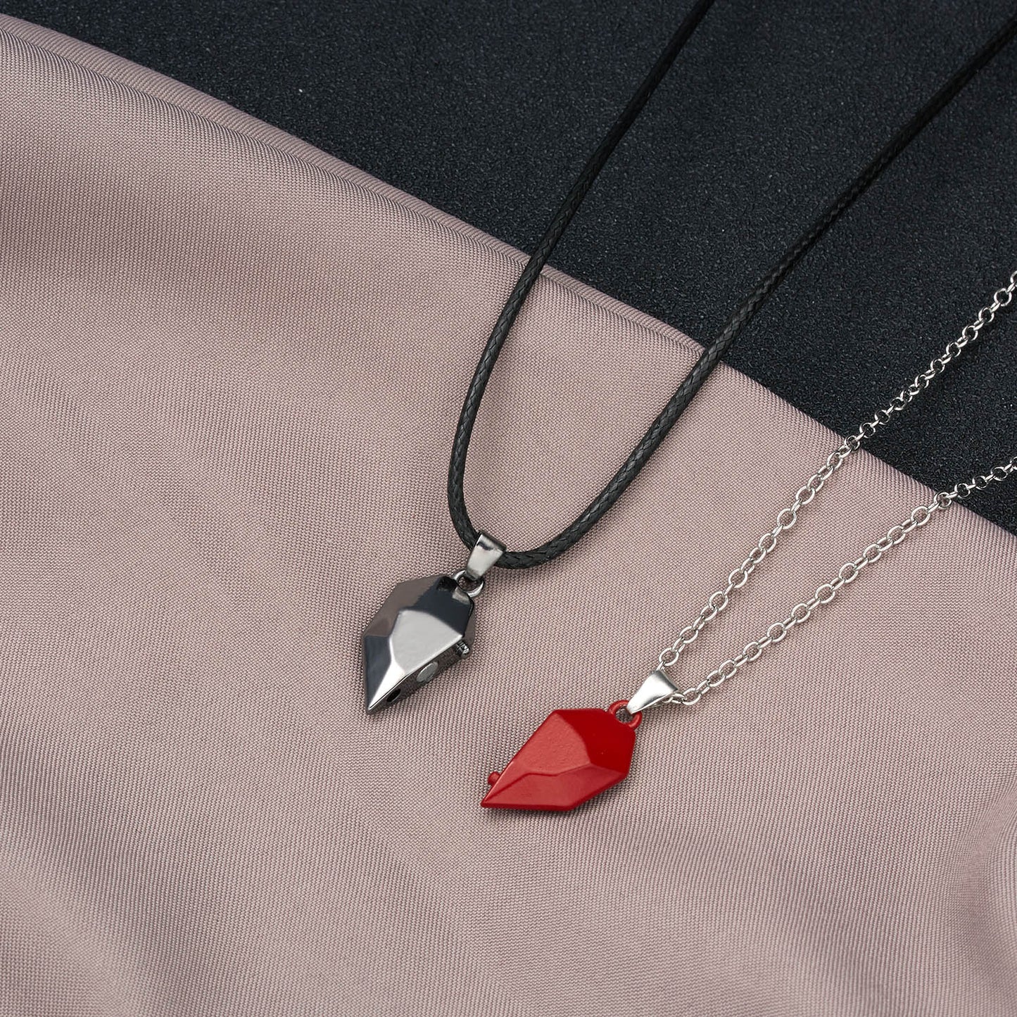 Collana magnetica sfaccettata a distanza per amanti della collana con ciondolo a forma di cuore punk da 2 pezzi