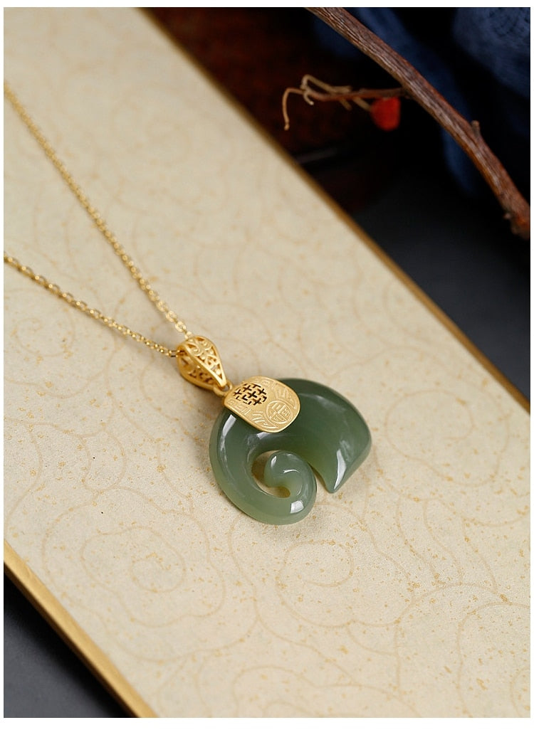 Vintage weiße Hetian Jade Elefant Anhänger 18K vergoldete Kette Halskette