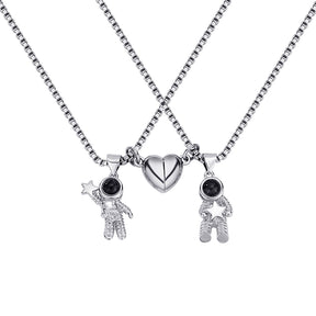 Customizable photo Creative Astronaut Pendant Couple Projection Necklace