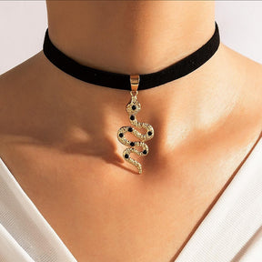 Collana girocollo in velluto per donna Collana in pizzo con pendenti Gioielli per collo da ragazza gotica