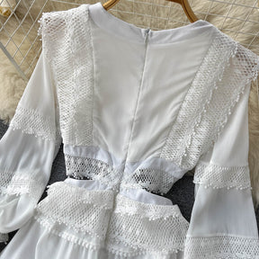 Abito da donna elegante in stile vacanza al mare con scollo a V in pizzo scava fuori il vestito bianco