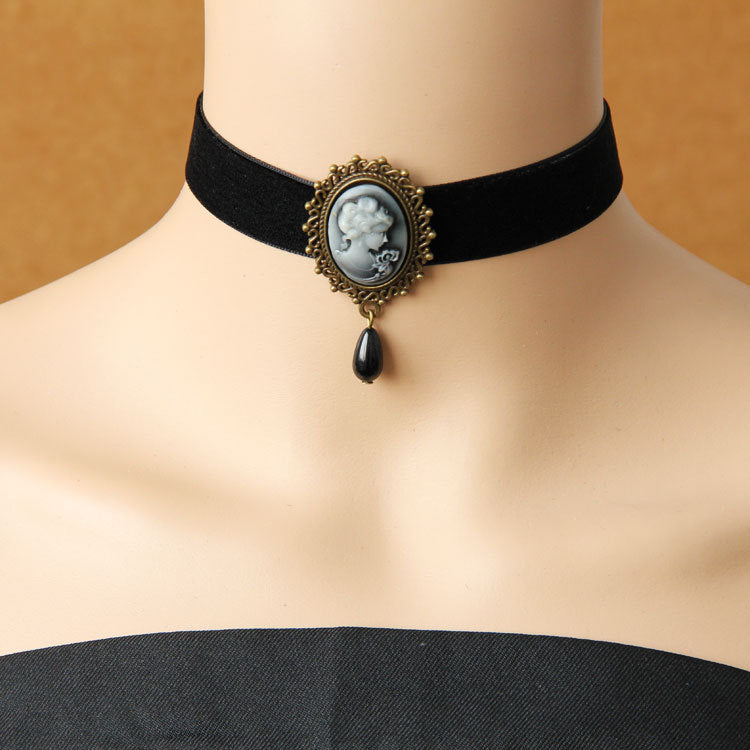 Nuova collana gotica punk del collare dell'inarcamento del cuore della catena del choker del cuoio dell'unità di elaborazione