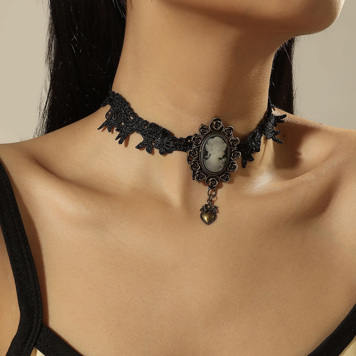 Neue Punk Gothic PU Leder Choker Kette Herz Schnalle Kragen Halskette