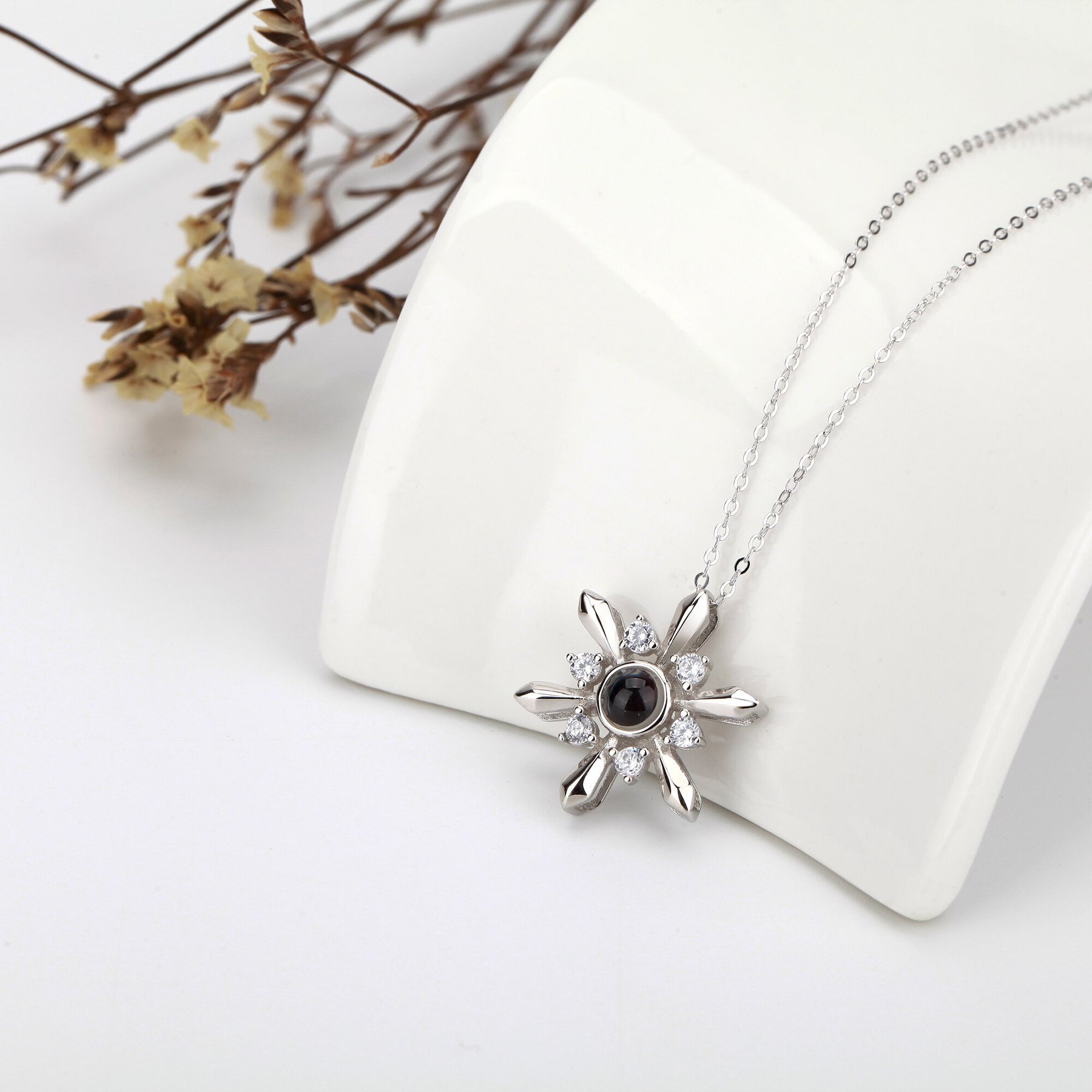 Snowflake Shaped Projection Necklace Photo Charming Jewelry Memorial Gifts