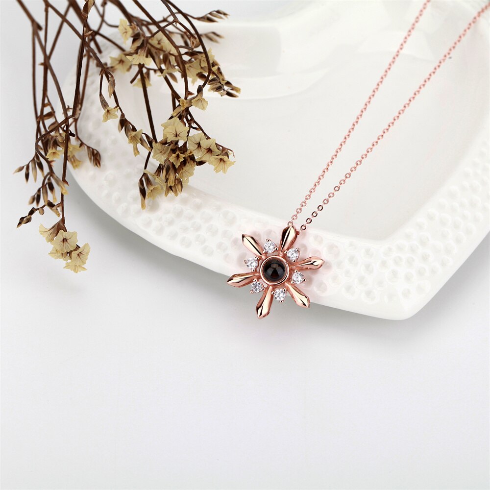 Snowflake Shaped Projection Necklace Photo Charming Jewelry Memorial Gifts