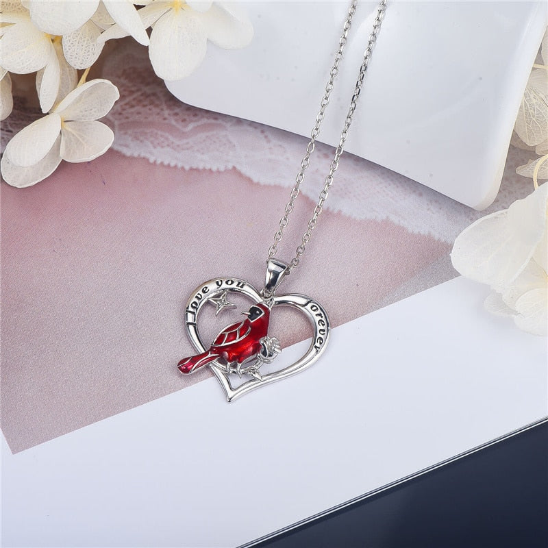 Collana con pappagallo cardinale a forma di cuore Cardinali con uccello rosso